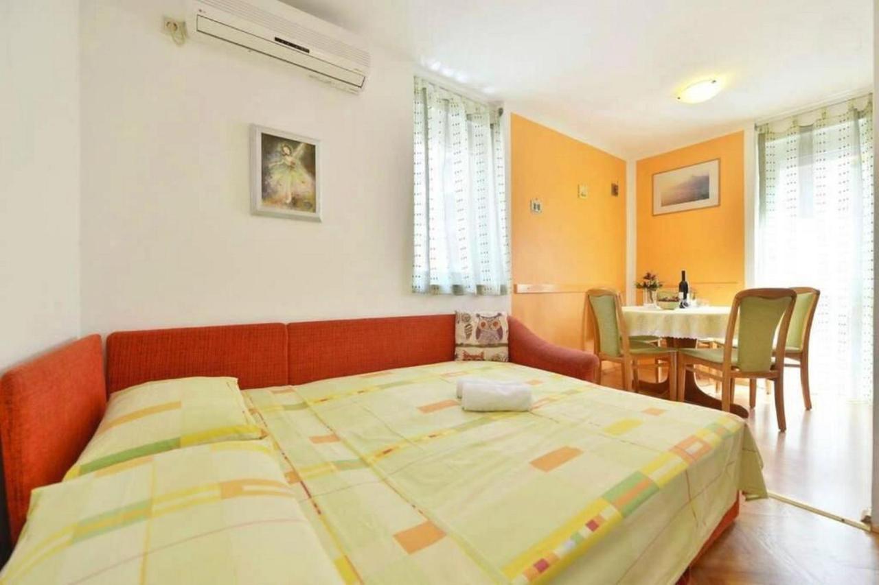 Apartment Vicko 奥米什 外观 照片