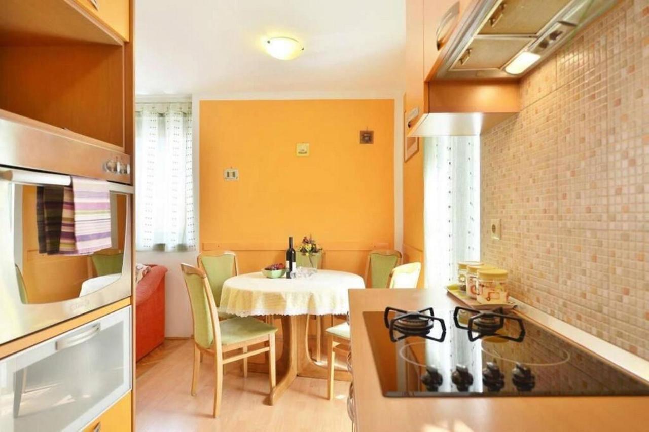 Apartment Vicko 奥米什 外观 照片